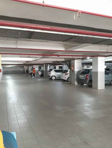Immense fees for parking at Nagpur airport | नागपूर विमानतळावर पार्किंगचे अवाढव्य शुल्क
