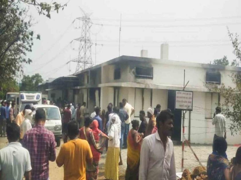 Dhamna village mourns death of five people | पाच जणींच्या मृत्युमुळे धामना गाव शोकाकुल; स्फोटाचे हादरे, घराघरात, मनामनात