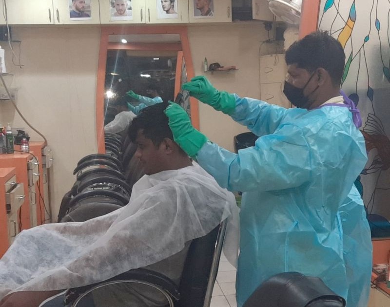 Beard at Rs 50 and cutting at Rs 100 in Nagpur! | नागपुरात दाढी ५० रुपये तर कटिंग १०० रुपये !