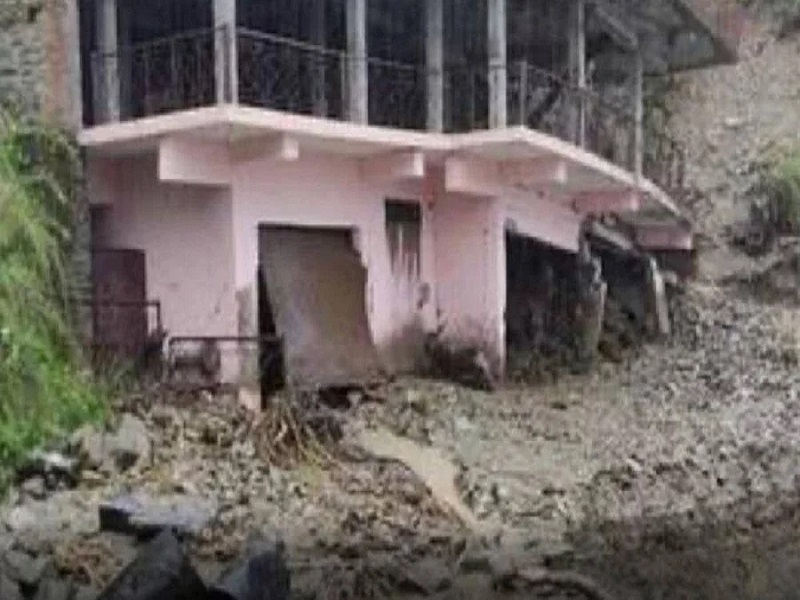 Uttarakhand Rain: Cloudburst in Nainital district, many stranded during heavy rains; Rescue operation continues | Uttarakhand Rain: नैनीताल जिल्ह्यात ढगफुटी, 17 जणांचा मृत्यू तर अनेकजण ढिगाऱ्याखाली अडकले; बचाव कार्य सुरू