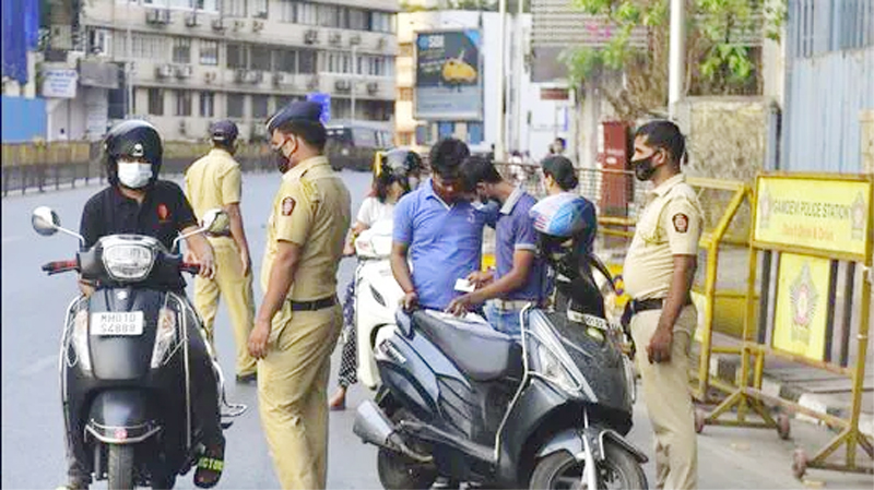 Rs 500 fine for unwarranted travel; Used vehicle will be taken into police custody | विनाकारण फिरणाऱ्याला 500 रूपये दंड; वापरलेले वाहन पोलीस घेणार ताब्यात