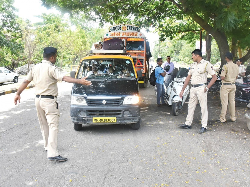 Fastest settlement with Panvel in Navi Mumbai; Road blockade on main road | नवी मुंबईसह पनवेलमध्ये कडक बंदोबस्त; प्रमुख रोडवर नाकाबंदी सुरू