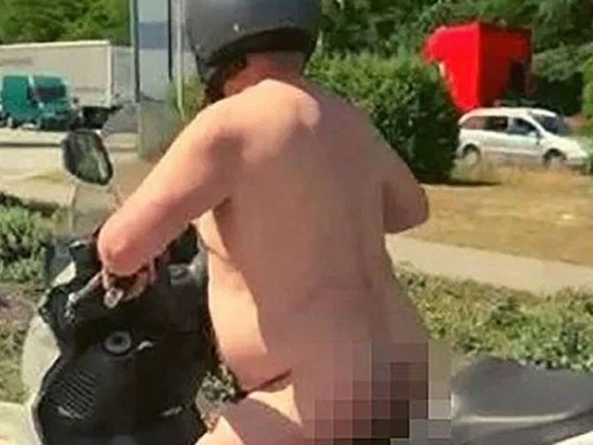 Germany naked man riding scooter heatwave tells German police | बाबो! 'त्याला' झाली इतकी गरमी की नग्न होऊन चालवत होता गाडी, पोलिसही अडवू शकले नाहीत!