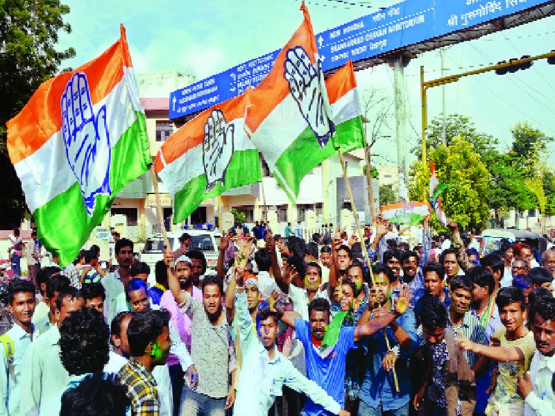 Diwali of Congress in Nanded Ashok Chavan retained the fort: Shiv Sena, NCP, MIM Bhuiyan Pata | नांदेडमध्ये काँग्रेसची दिवाळी! अशोक चव्हाण यांनी गड राखला : शिवसेना, राष्ट्रवादी, एमआयएम भुईसपाट
