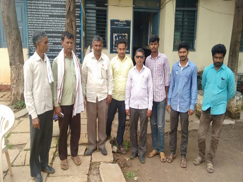 Police in Nanded held the agitator of Swabhimani Shetkari Sanghatana | नांदेड येथे स्वाभिमानी शेतकरी संघटनेचे आंदोलक पोलिसांच्या ताब्यात