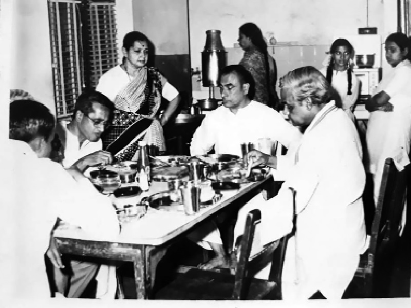 First Nanded Tour in 1982 for Atal Bihari Vajpayee's Advancement | अटलबिहारी वाजपेयींचा पक्षवाढीसाठी १९८२ मध्ये पहिला नांदेड दौरा