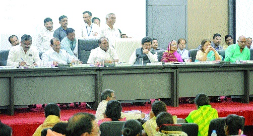 Nanded District Planning Committee's meeting approved a draft of 461 crores | नांदेड जिल्हा नियोजन समितीच्या बैठकीत ४६१ कोटींच्या प्रारुप आराखड्यास मंजुरी