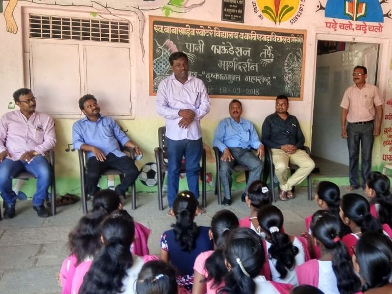 'Narendra' for Teaching on drought, Lessons in the eyes of water conservation | दुष्काळ निर्मूलनासाठी दिव्यदृष्टीतून 'नरेंद्र' देतोय जलसंधारणाचे धडे