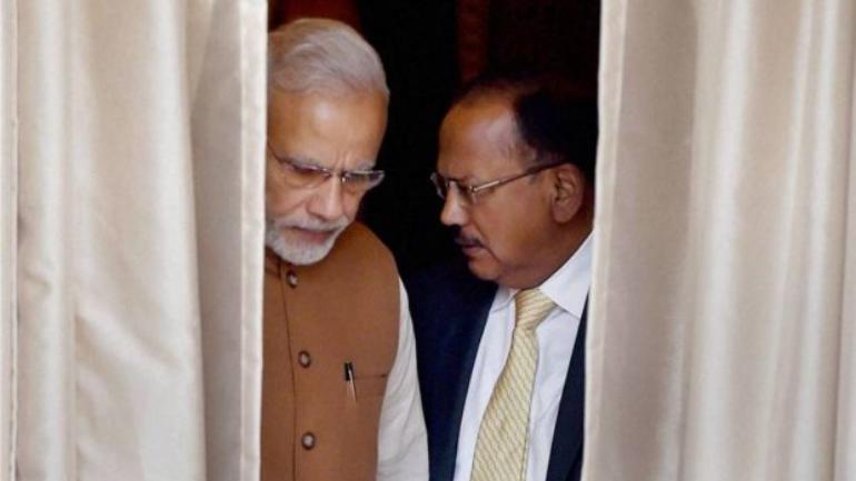 NSA Ajit Doval given Cabinet rank in Government of India | भारताच्या 'स्ट्राईक'चे मास्टरमाईंड अजित डोवाल यांना मोदी सरकार-2 कडून 'लई भारी' भेट