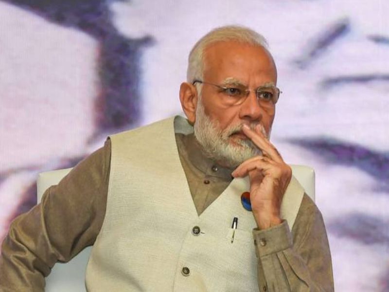 madras high court asks to stay away from social media for 1 year to the person who posted morphed picture of pm modi on fb | मोदींवरील पोस्ट पडली महागात, वर्षभर सोशल मीडियापासून दूर राहण्याची शिक्षा