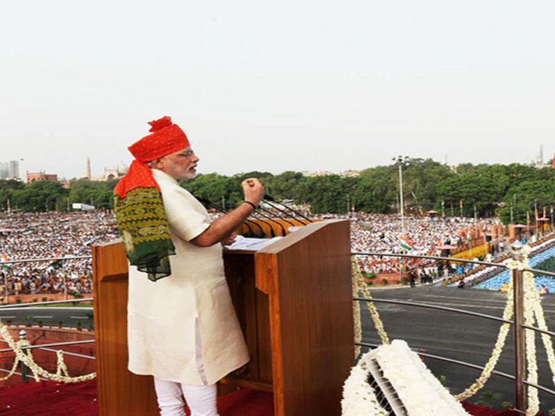 Prime Minister Narendra Modi will attend flag hoisting ceremony at red fort | म्हणून पंतप्रधान नरेंद्र मोदी २१ ऑक्टोबरला लाल किल्ल्यावर फडकवणार तिरंगा