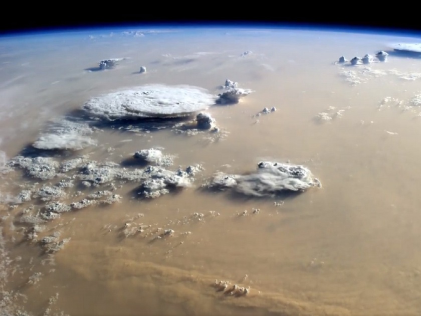 nasa-video-captures-stunning-view-of-sahara-desert-from-space | हा कुठला नवीन ग्रह? NASA च्या कॅमेऱ्यात कैद झाले अनोखे दृष्य, पाहून चकीत व्हाल...