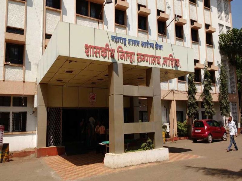 High Court agrees to cut down trees in Nashik district hospital | अखेरीस नाशिकच्या जिल्हा रुग्णालयात वृक्ष तोडीस उच्च न्यायालय राजी