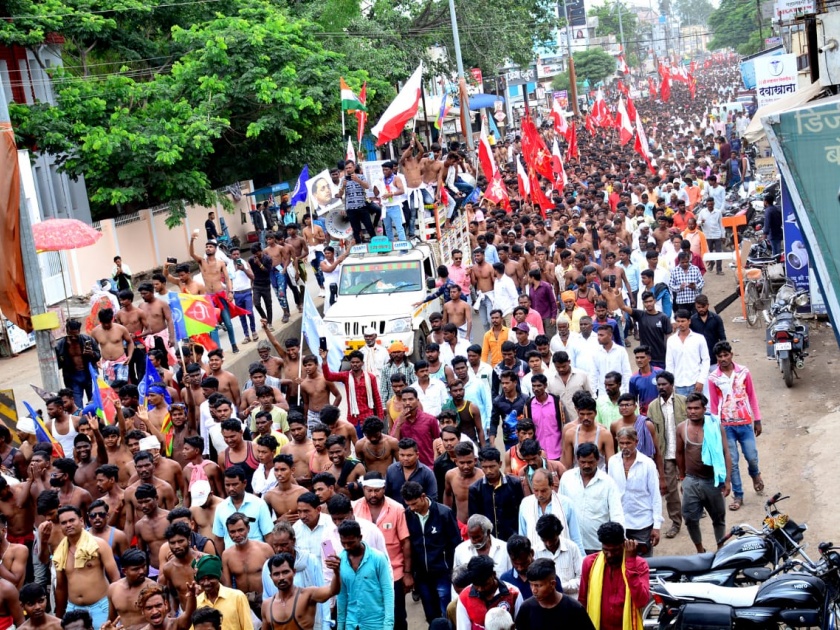 march in satane of nashik district against manipur violence | नाशिक जिल्ह्यातील सटाण्यात अर्धनग्न मोर्चाला गालबोट