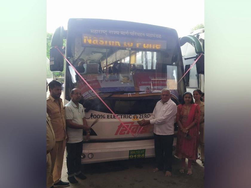 The first 'Shivai' ran from Nashik to Pune, eight buses arrived | नाशिकहून पुण्याला धावली पहिली ‘शिवाई’, आठ बसेस दाखल