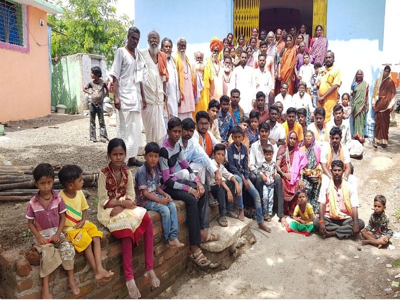 Nathjogi community from kothalaj remains at home on Monday! | कोथळजच्या नाथजोगींचा सोमवार पालावरच !