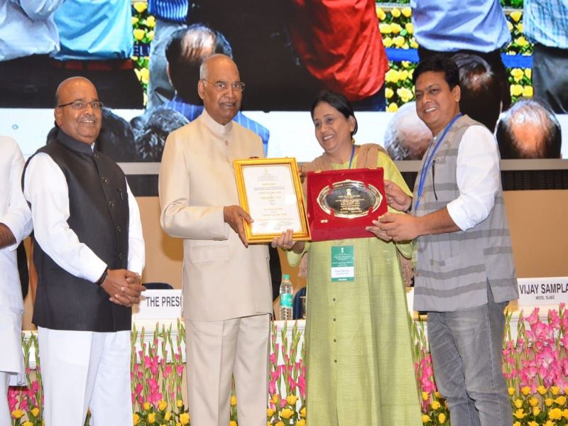 National Awards for Outstanding Services in the field of Prevention of Alcoholism and Substance (Drug) Abuse in New Delhi | 'नशाबंदी मंडळ महाराष्ट्र राज्य'चा 'राष्ट्रीय व्यसनमुक्ती सेवा पुरस्कार 2018 नं गौरव
