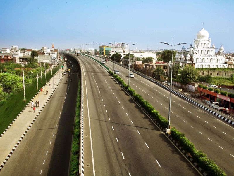 Cabinet approval for Rs 7 lakh crore National Highway Development Plan | सात लाख कोटींच्या राष्ट्रीय महामार्ग विकास योजनेला कॅबिनेटची मंजुरी