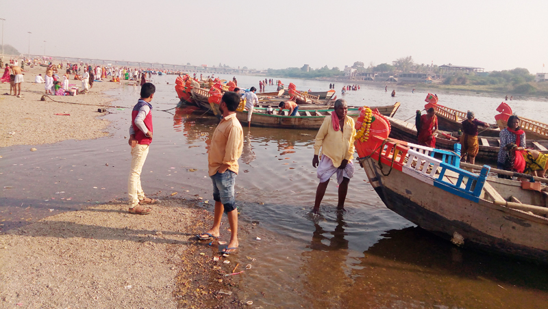 Ujni water released to Solapur reached to Chandrabhaga River | सोलापूरसाठी सोडलेले उजनीचे पाणी चंद्रभागा नदीत पोहोचले