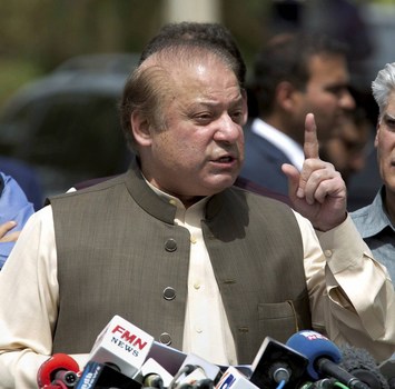 Nawaz Sharif cut off his brother's post of Prime Minister? | नवाझ शरीफ यांनीच आपल्या भावाचा पंतप्रधानपदाचा पत्ता कापला ?