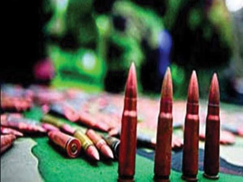 Four Naxalites killed in Chhattisgarh, big sucess fot security forces | छत्तीसगडमध्ये चार नक्षलवाद्यांना कंठस्नान, सुरक्षा दलांना मोठे यश 