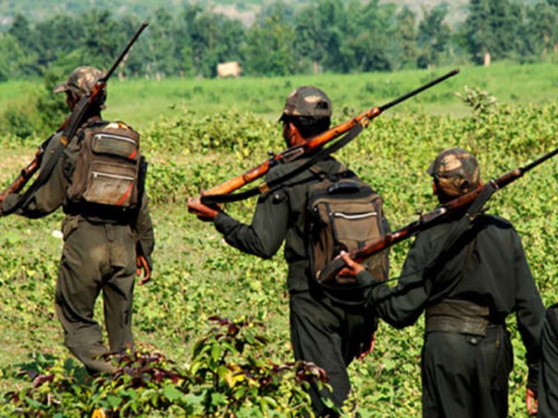  Seven Naxalites killed in Chhattisgarh clash; Large stock of weapons, explosives seized from the scene | छत्तीसगढमधील चकमकीत सात नक्षलवाद्यांचा खात्मा; घटनास्थळावरून शस्त्रास्त्रे, स्फोटकांचा मोठा साठा जप्त