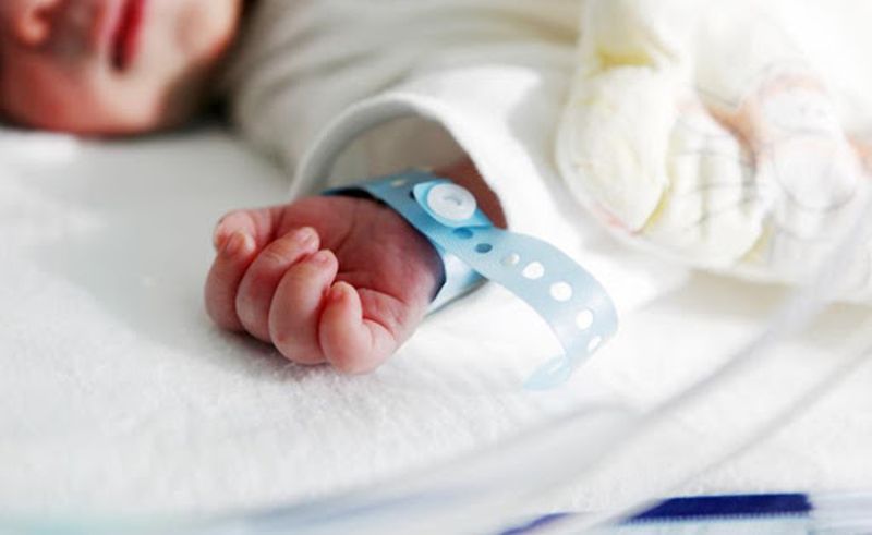 CoronaVirus: Mother's report 'positive' after baby is born; Newborn samples will also be taken | CoronaVirus : शिशूच्या जन्मानंतर आईचा अहवाल ‘पॉझिटिव्ह’; नवजात शिशूचेही नमुने घेणार