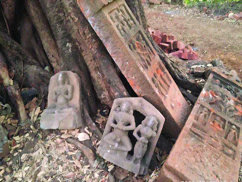 Remains of ancient temple in excavation at Saikond | साईकोंड येथे उत्खननात प्राचीन मंदिराचे अवशेष