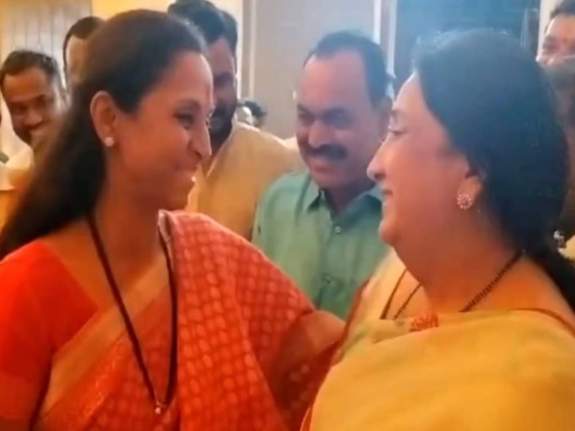 MP Supriya Sule met Ajit Pawar's wife Sunetra Pawar in baramati | एकीकडे टोकाचा विरोध अन् दुसरीकडे गळाभेट, सुप्रिया सुळे आणि सुनेत्रा पवारांची भेट; चर्चांना उधाण