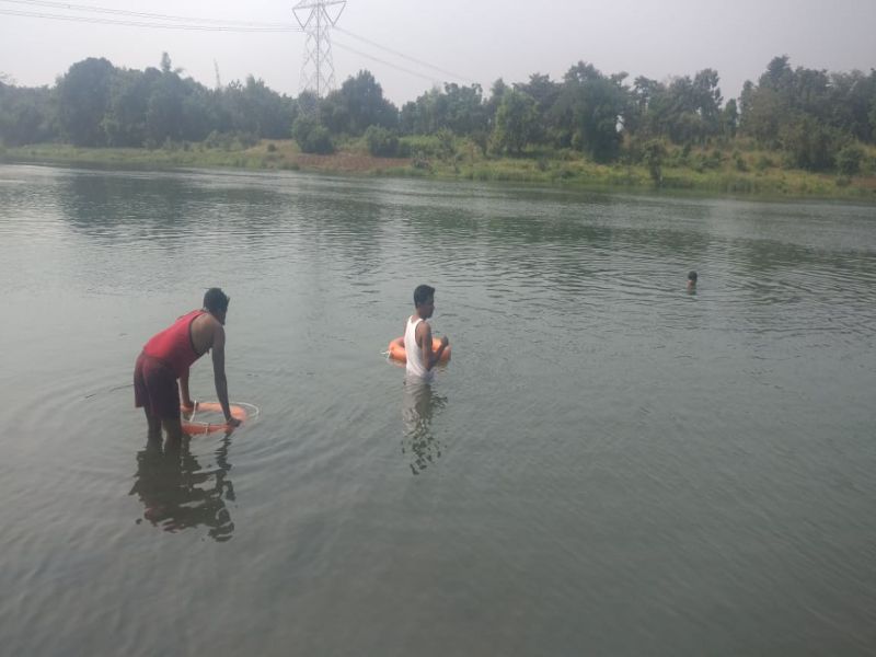 The bodies of two youths drowned in the river Khadavali | खडवलीच्या भातसा नदीत बुडालेल्या दोन युवकांचे मृतदेह सापडले