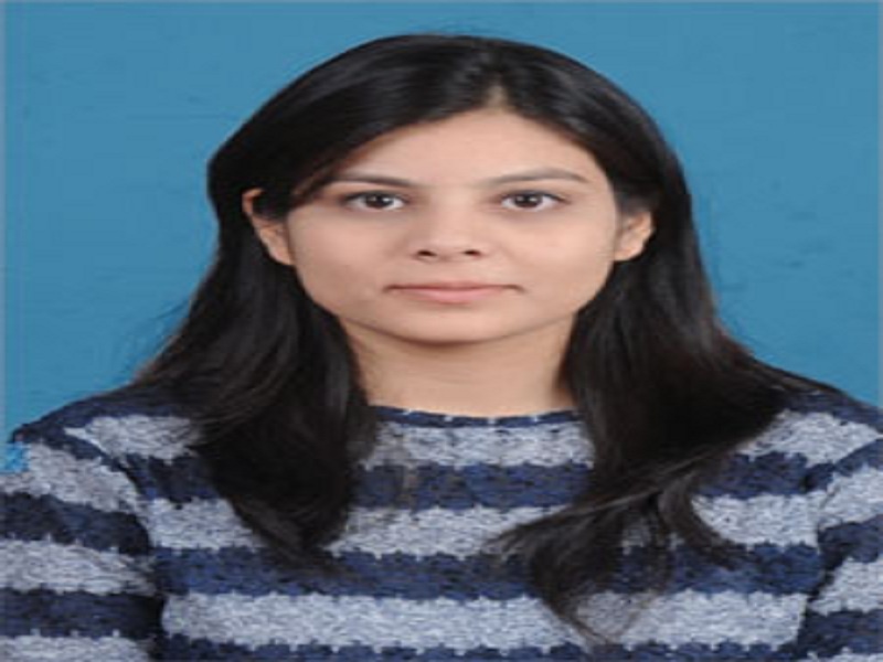 Neha from Loha topped in the 'MPSC' exams | लोह्याची नेहा ‘एमपीएससी’च्या दोन परीक्षेत टॉपर