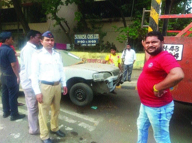 Action on illegal parking in nerul | बेकायदा पार्किंगवर कारवाई