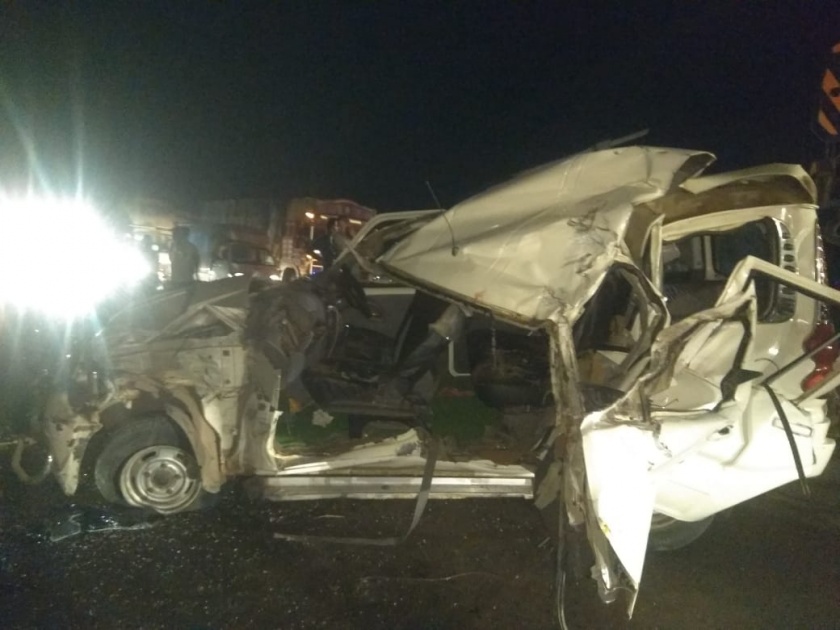 Accident: Two killed, four injured on Nagar-Aurangabad highway | नगर-औरंगाबाद महामार्गावर भीषण अपघात : दोन ठार, चार जखमी