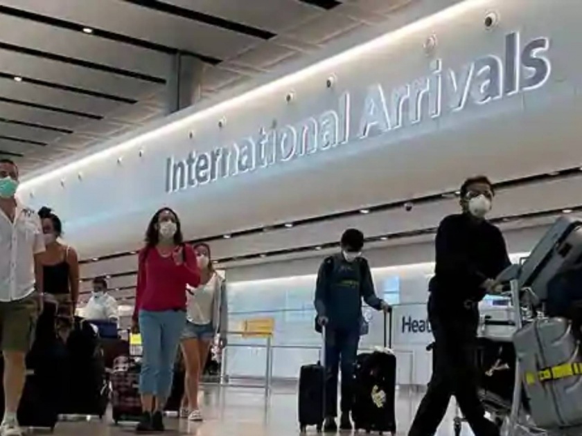 new Covid strain 21 passengers from UK test positive across India | चिंताजनक! ब्रिटनहून भारतात आलेले २१ प्रवासी कोरोना पॉझिटीव्ह