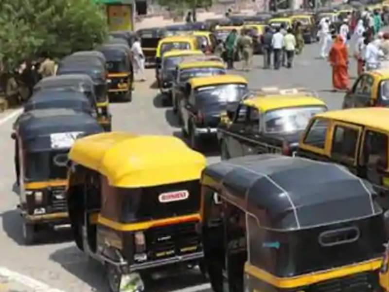 BJP mla atul bhatkhalkar alleges over rickshaw taxi price hike | ...ही तर मुंबईकरांना त्रास देण्यासाठी ठरवून केलेली भाववाढ; रिक्षा-टॅक्सी भाववाढप्रकरणी भाजपचा आरोप