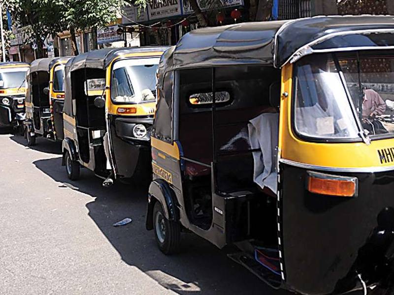 Independent rickshaw travel in Dombivali will now cost for rs 21 | डोंबिवलीत स्वतंत्र रिक्षा प्रवास आता १ रुपयाने महागणार, आधीच २० रुपये घेत होते