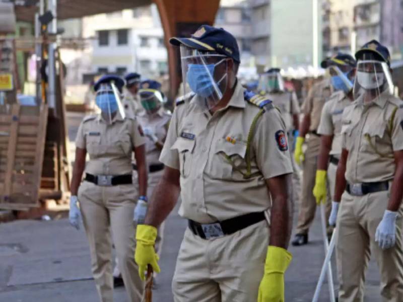 Mumbai Police is the worst affected force in the country when it comes to Covid 19 deaths | देशाच्या सुरक्षा दलांमध्ये मुंबई पोलिसांना कोरोनाचा सर्वाधिक फटका; आत्तापर्यंत ११० कोविडयोद्धे गमावले