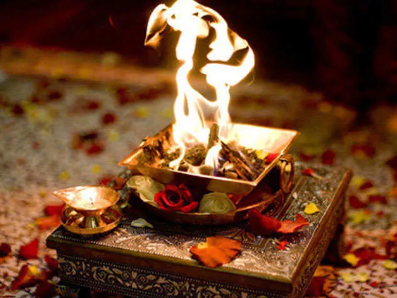 Agni Puja is performed every Amavasya from Chaitra Amavasya; Why read it! | चैत्र अमावस्येपासून दर अमावस्येला केली जाते अग्निपूजा; का ते वाचा!