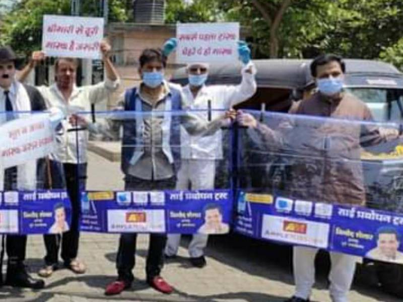 4000 rickshaw drivers from Malad get Corona security cover in Mumbai BJP initiative | मुंबईत मालाडच्या ४ हजार रिक्षा चालकांना मिळाले कोरोना सुरक्षा कवच; भाजपचा पुढाकार