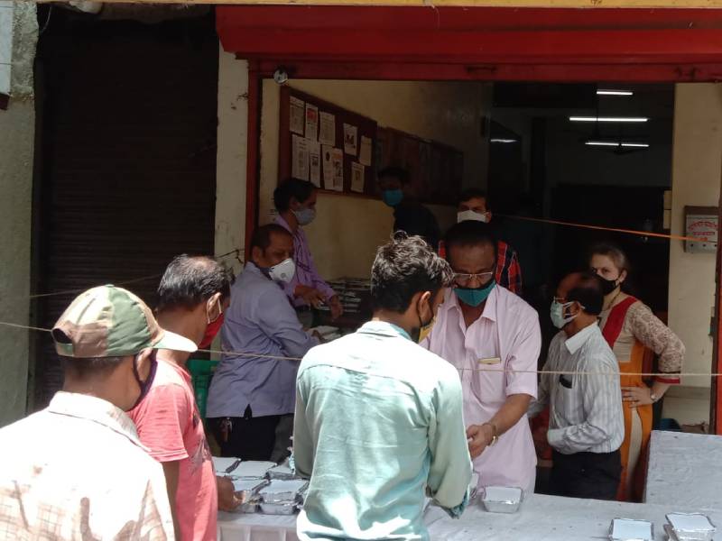 More than 11000 people took Shivbhojan Thali in 21 days in Dombivali | डोंबिवलीत शिवभोजन थाळीला २१ दिवसांत ११ हजाराहून जास्त लोकांची पसंती 