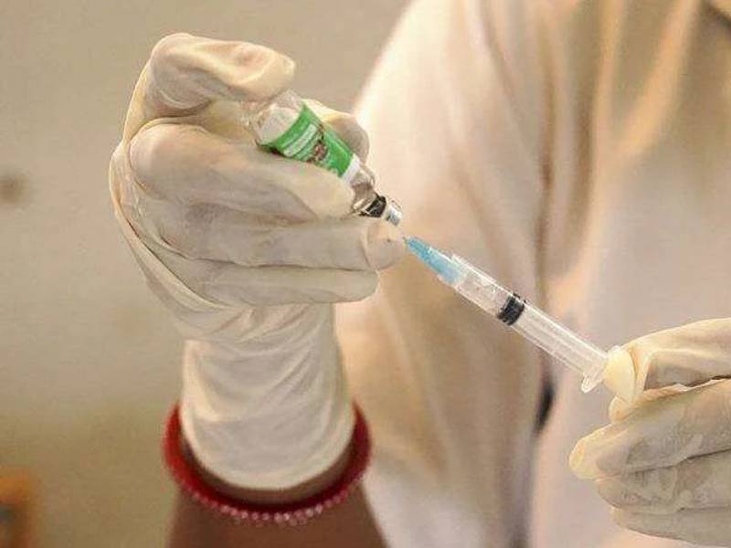 govt of india releases revised guidelines for covid vaccination program implemented from june 21 | कोरोना लसीकरणासाठी केंद्राकडून नवी गाइडलाइन जारी; डोस वाया घालवणाऱ्या राज्यांना बसणार फटका!