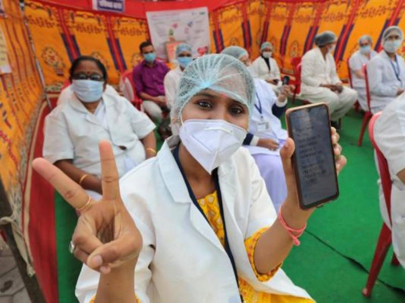 Maharashtra leads in corona vaccination number of people who took both the doses reached 50 lakhs | Corona Vaccination: कोरोना लसीकरणात महाराष्ट्र अव्वल! दोन्ही डोस घेतलेल्यांची संख्या पोहोचली ५० लाखांवर
