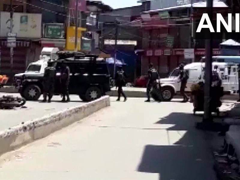 Jammu Kashmir terrorists attack joint team of police and crpf at naka in sopore | BREAKING: जम्मू-काश्मीरच्या सोपोरमध्ये दहशतवाद्यांचा हल्ला, दोन पोलीस शहीद; तीन नागरिकांचा मृत्यू!