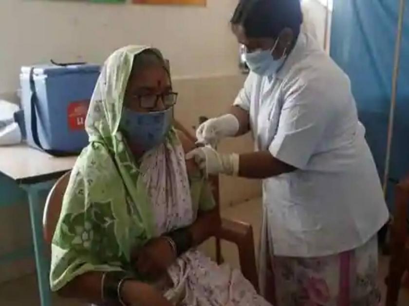 Corona Vaccination karnataka yadgir districts people locks doors after vaccination team reach | Corona Vaccination: माणूस दिसला की टोचा लस! 'या' जिल्ह्यात कोरोना लसीकरणासाठी भन्नाट शक्कल