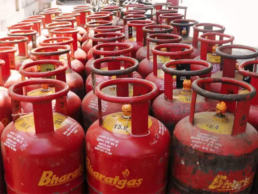 Lpg Cylinder Price Rise By Rs 25 50 Now 14 2 Kg Rasoi Gas Price In mumbai Become Rs 834 50 | पेट्रोल, डिझेलनंतर सिलिंडरही महागला; सर्वसामान्य जनता गॅसवर; पाहा नवे दर