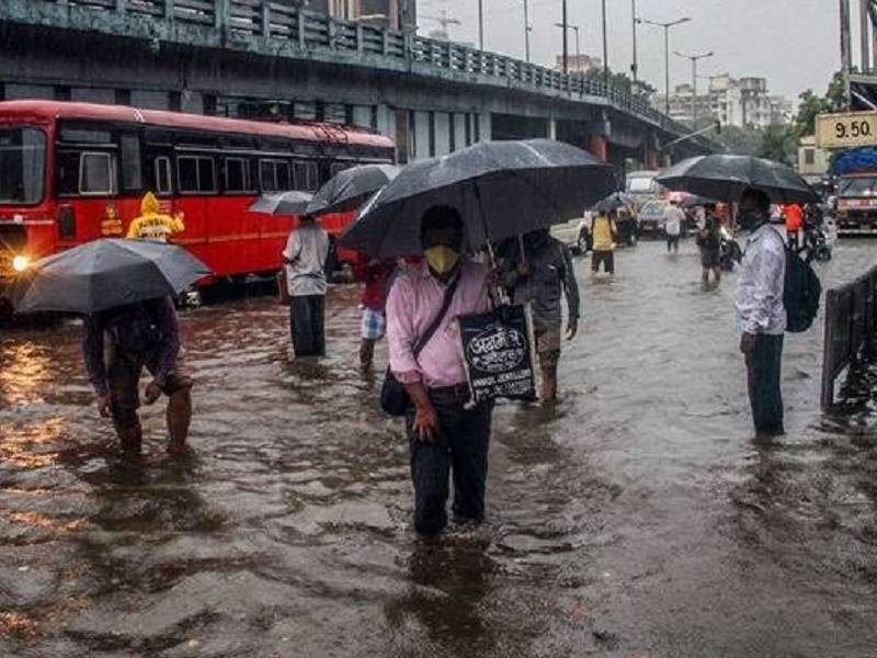 Mumbai Rain Updates red alert from the weather department kokan and madhya maharashtra heavy rain | Mumbai Rain Updates: मुंबईकरांनो सावधान! हवामान खात्याकडून रेडअलर्ट जारी; पुढील ३-४ तास धोक्याचे