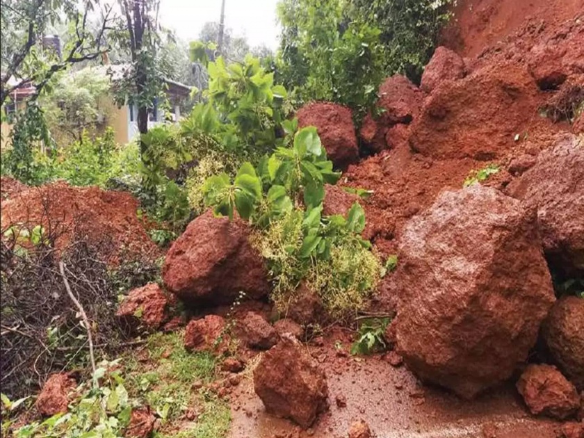 30 houses collapsed due to landslide in raigads Mahad 70 people might stucked | मोठी बातमी! महाडमध्ये ३० घरांवर दरड कोसळली; ७० जण अडकल्याची भीती