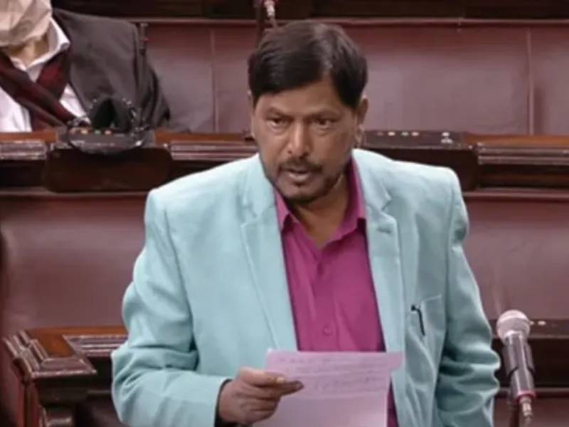 Ramdas Athawale Govt should make rule to suspend MP for 2 years doing chaos in parliament Ramdas Athavale | Ramdas Athawale: गोंधळ घालणाऱ्या खासदारांना २ वर्षांसाठी निलंबित करण्याचा नियम सरकारने बनवावा- रामदास आठवले 