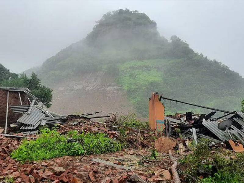 Taliye Landslide temporary rehabilitation of Taliye village 90 gunta alternative land | Taliye Landslide: तळीयेच्या तात्पुरत्या पुर्नवर्सनाचा मार्ग माेकळा; ९० गुंठे पर्यायी जागा मिळाली