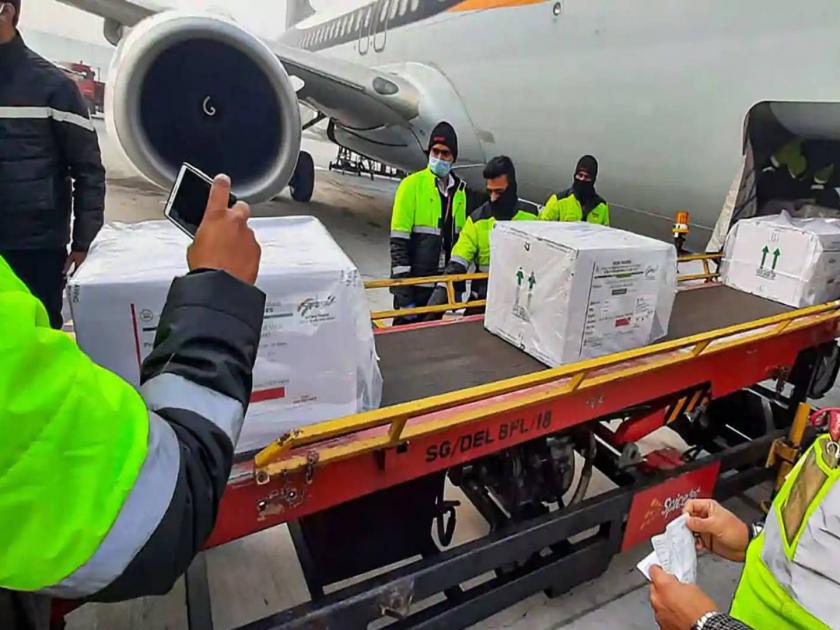 CoronaVirus News: Mumbai Airport transports 310 tonne vaccines | CoronaVirus News: मुंबई विमानतळाने दिले लसवाहतुकीला बळ